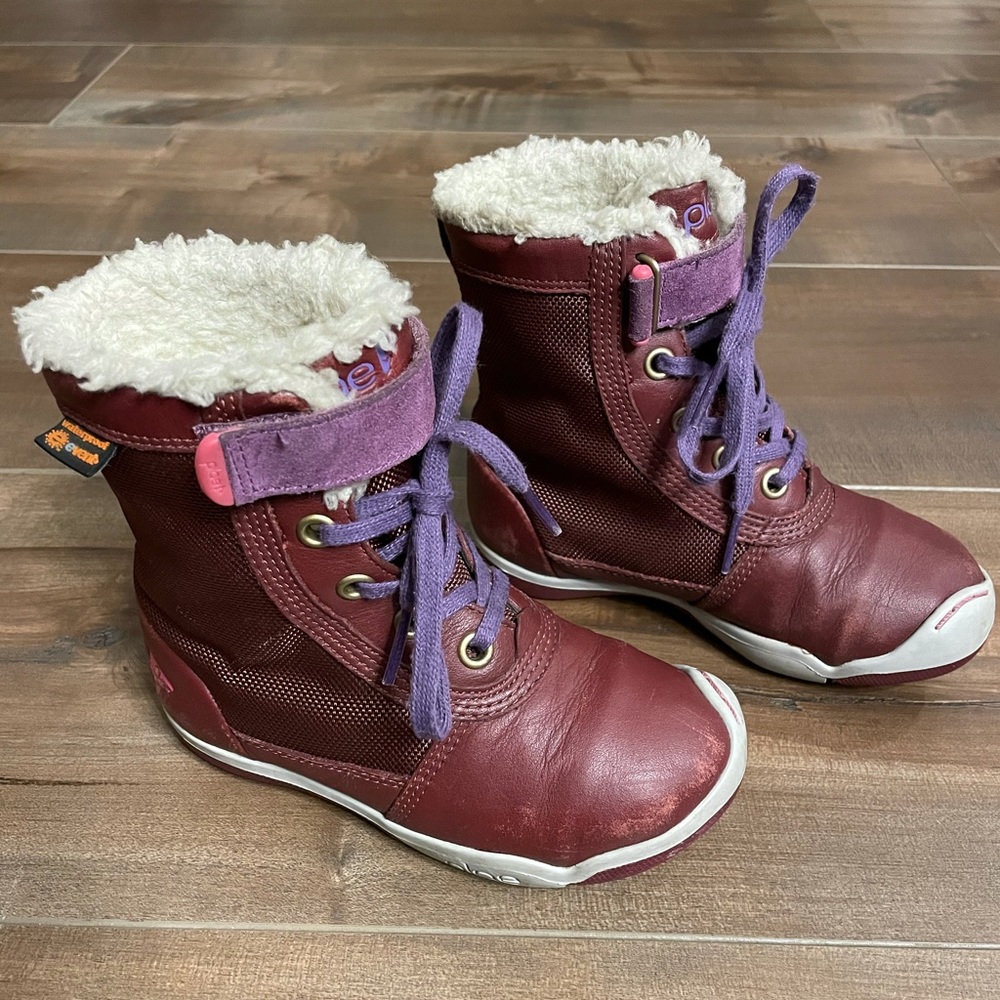 PLAE Noel waterproof boots. Size 9.
